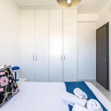 Platinum Breeze - 1-br & Balcony In Apartment *