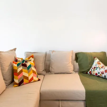 Platinum Breeze - 1-br & Balcony In Apartment *